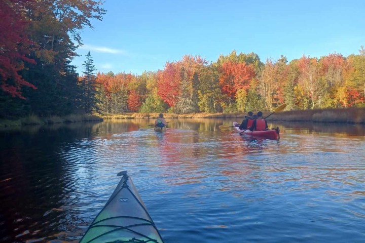 a small boat in a body of water